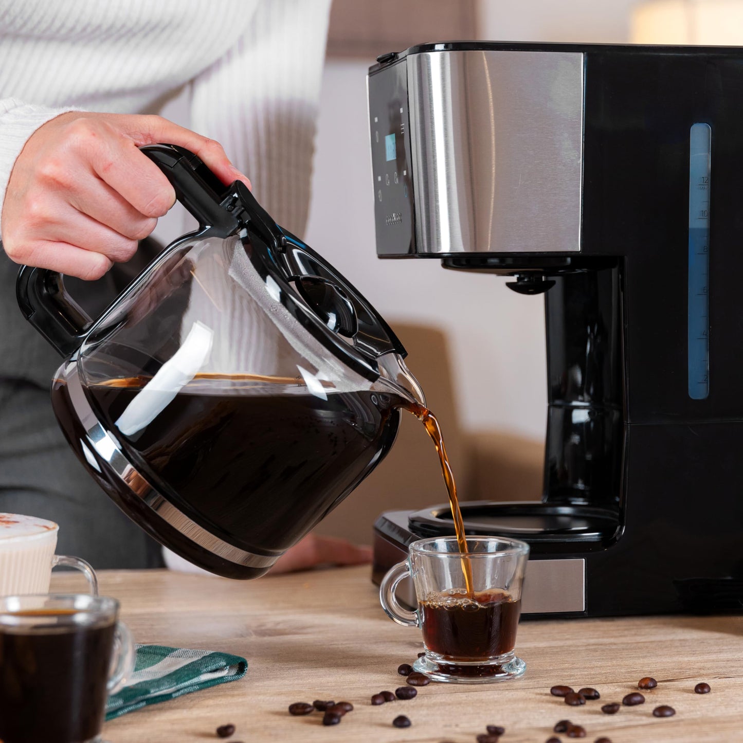 Cafeteira Cecotec 6 xícaras Inox - Design Moderno