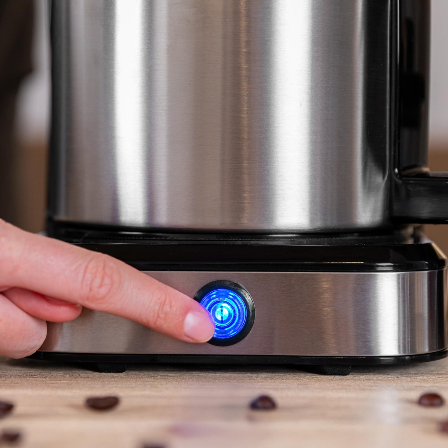Cafeteira Cecotec 6 xícaras Inox - Design Moderno
