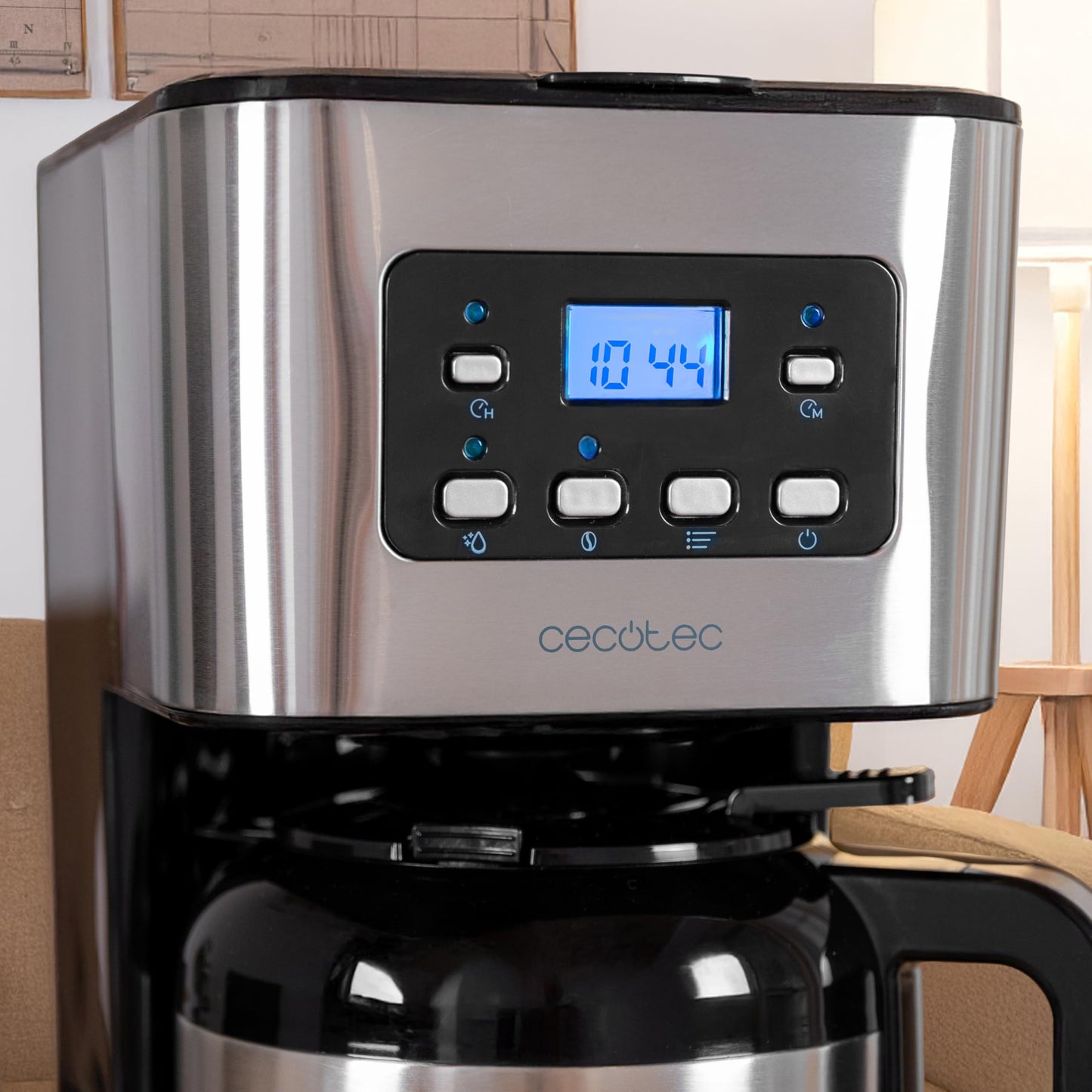 Cafeteira Cecotec 6 xícaras Inox - Design Moderno