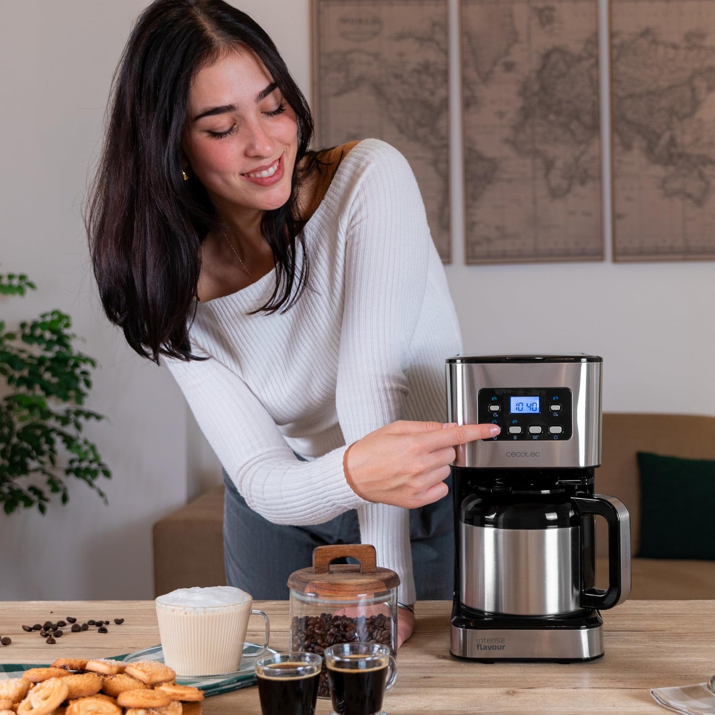 Cafeteira Cecotec 6 xícaras Inox - Design Moderno