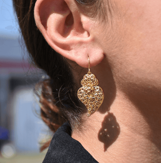 Brincos Coração de Viana com Girassol | Aço Inoxidável Dourado | Alma de Portugal