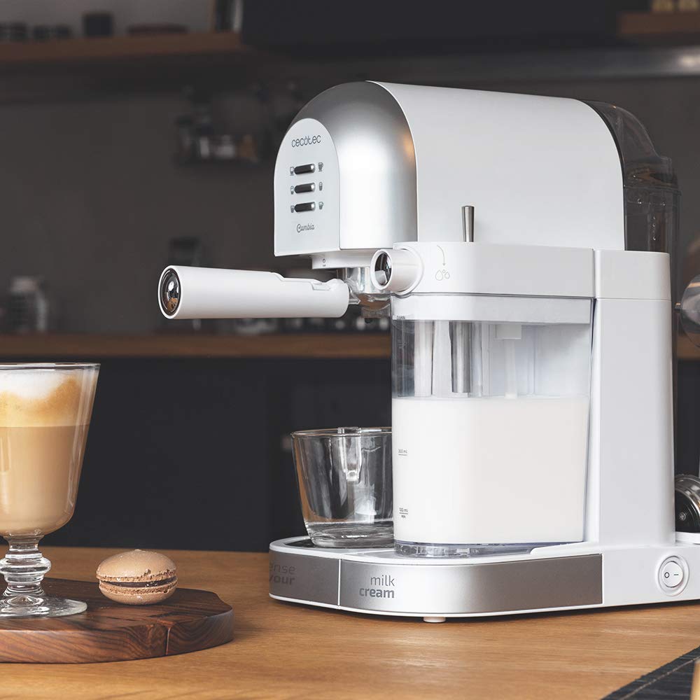 Cafeteira semiautomática Cecotec Power Instant-ccino 20 Chic série bianca com copo de café e macaron