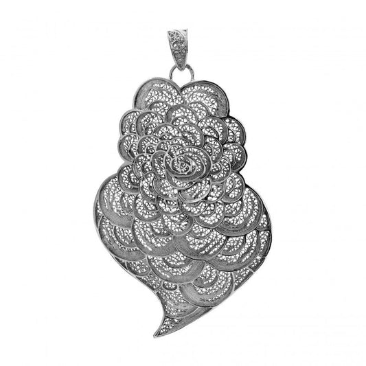 pendente filigrana branco oxidado em formato de flor barroca com detalhes delicados Carmo Joalheiros