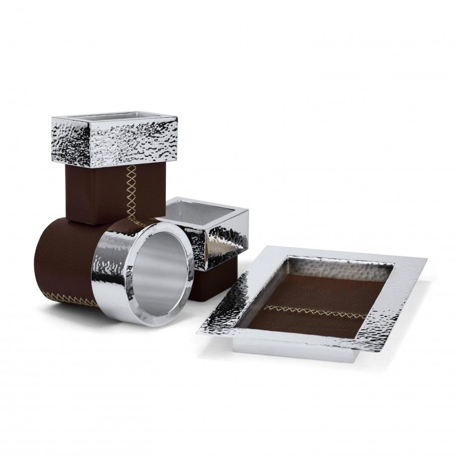 Conjunto porta canetas luxo em couro marrom e acabamento prata martelado para escritório elegante