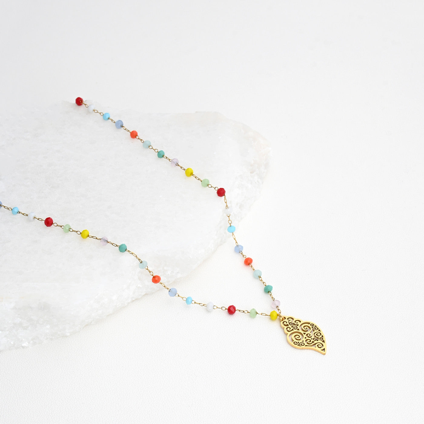 Colar colorido em aço coração de viana