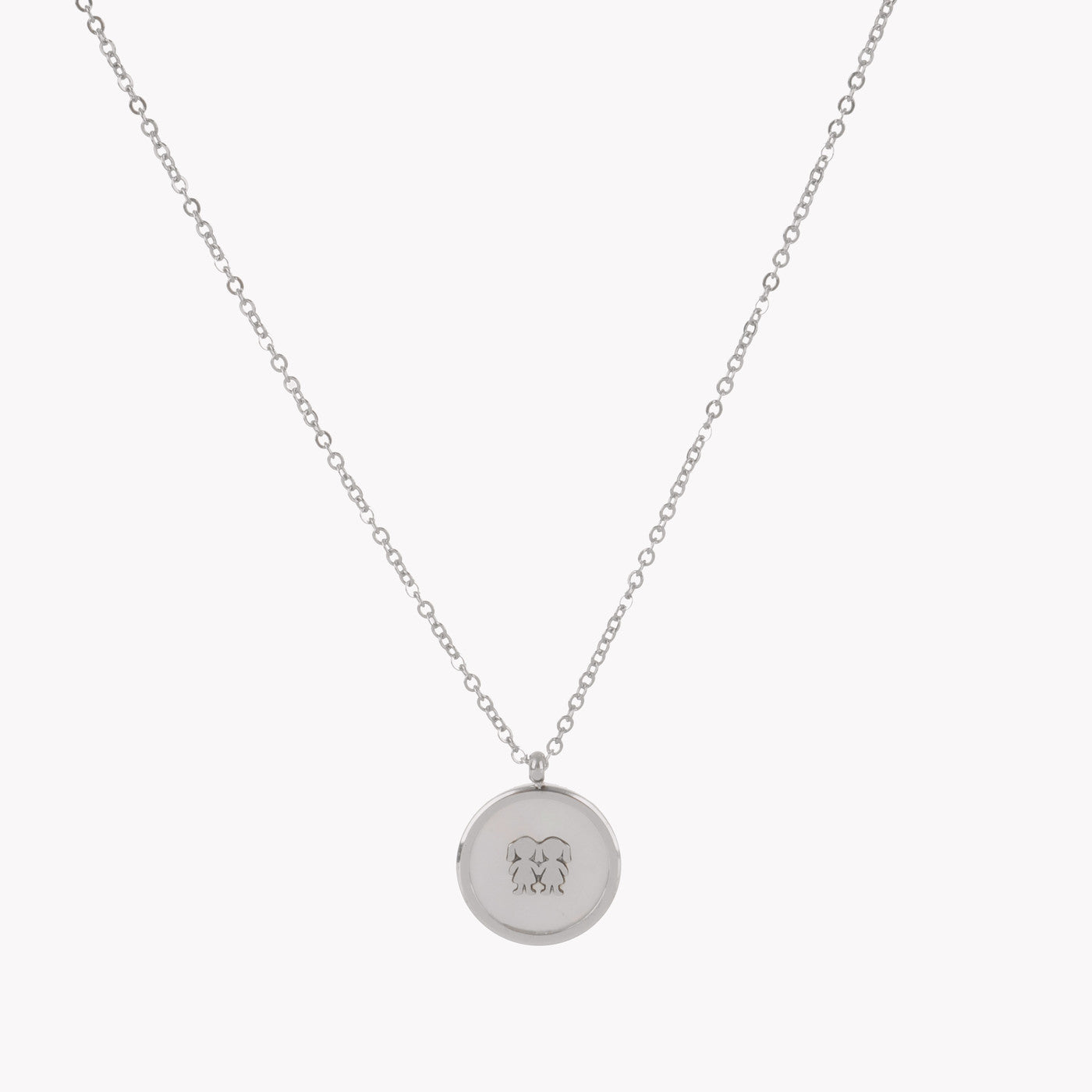 Collar de acero con nácar para dos niñas