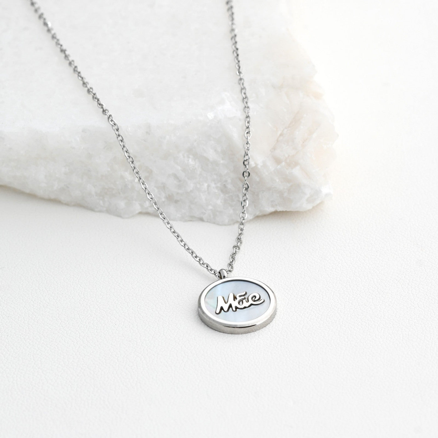 Collar de acero con nácar y palabra MADRE