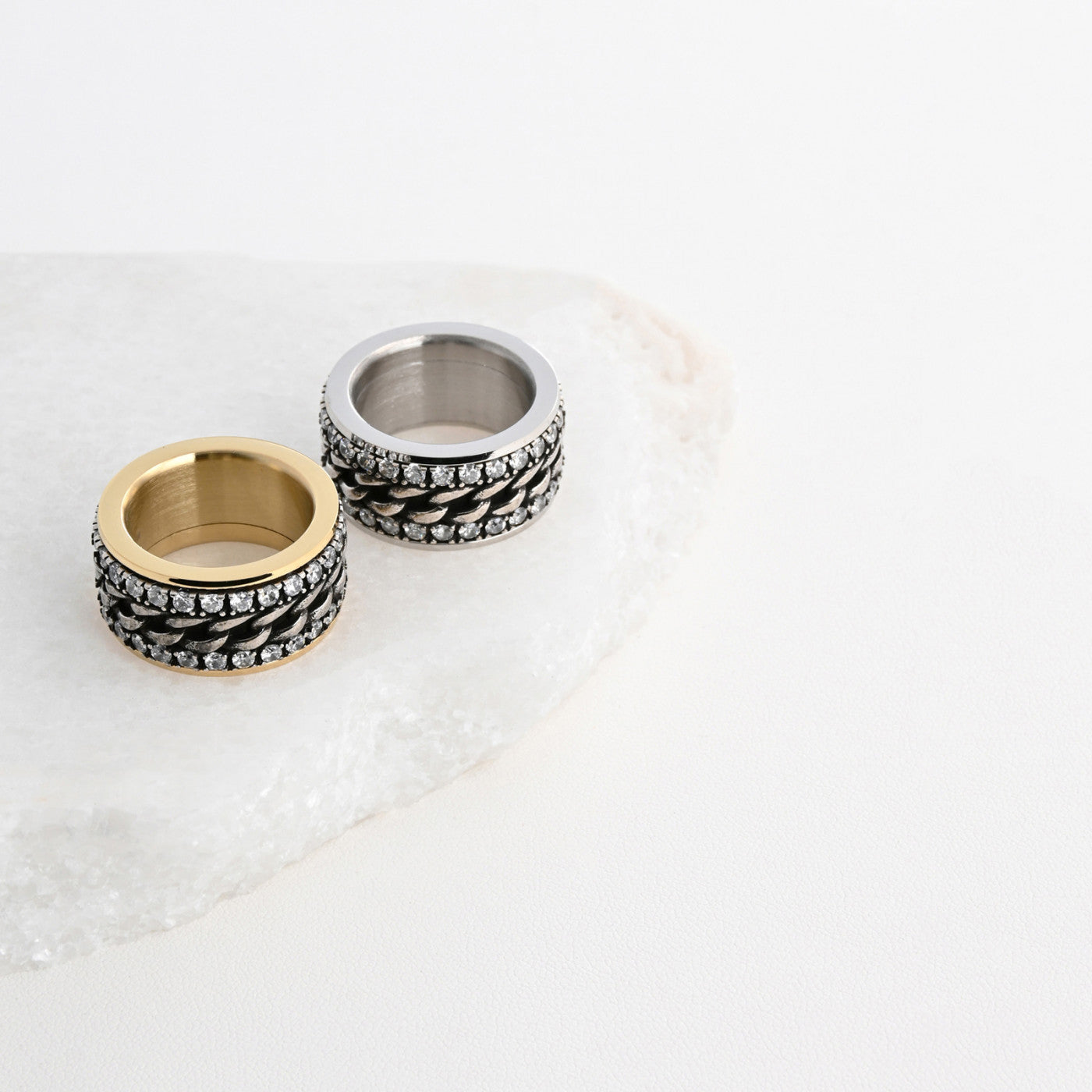 Anillo doble de acero brillante