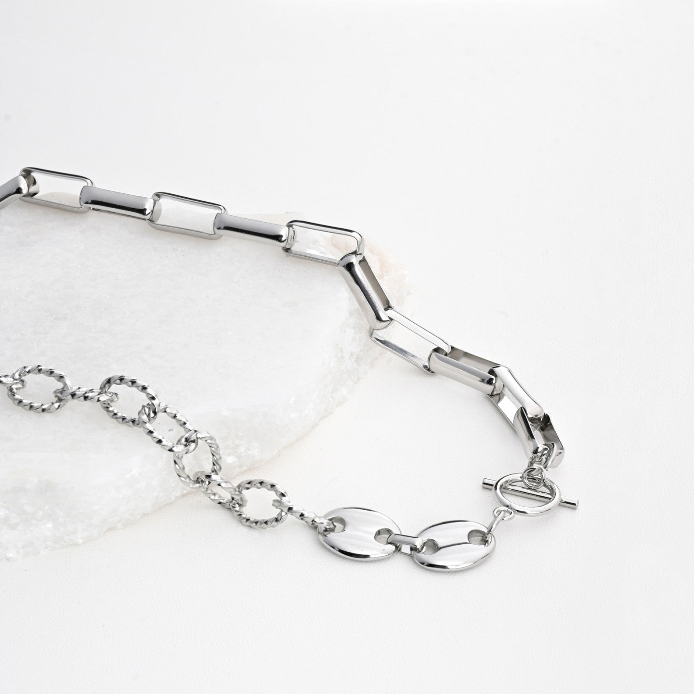 Collar reversible de acero con eslabones.