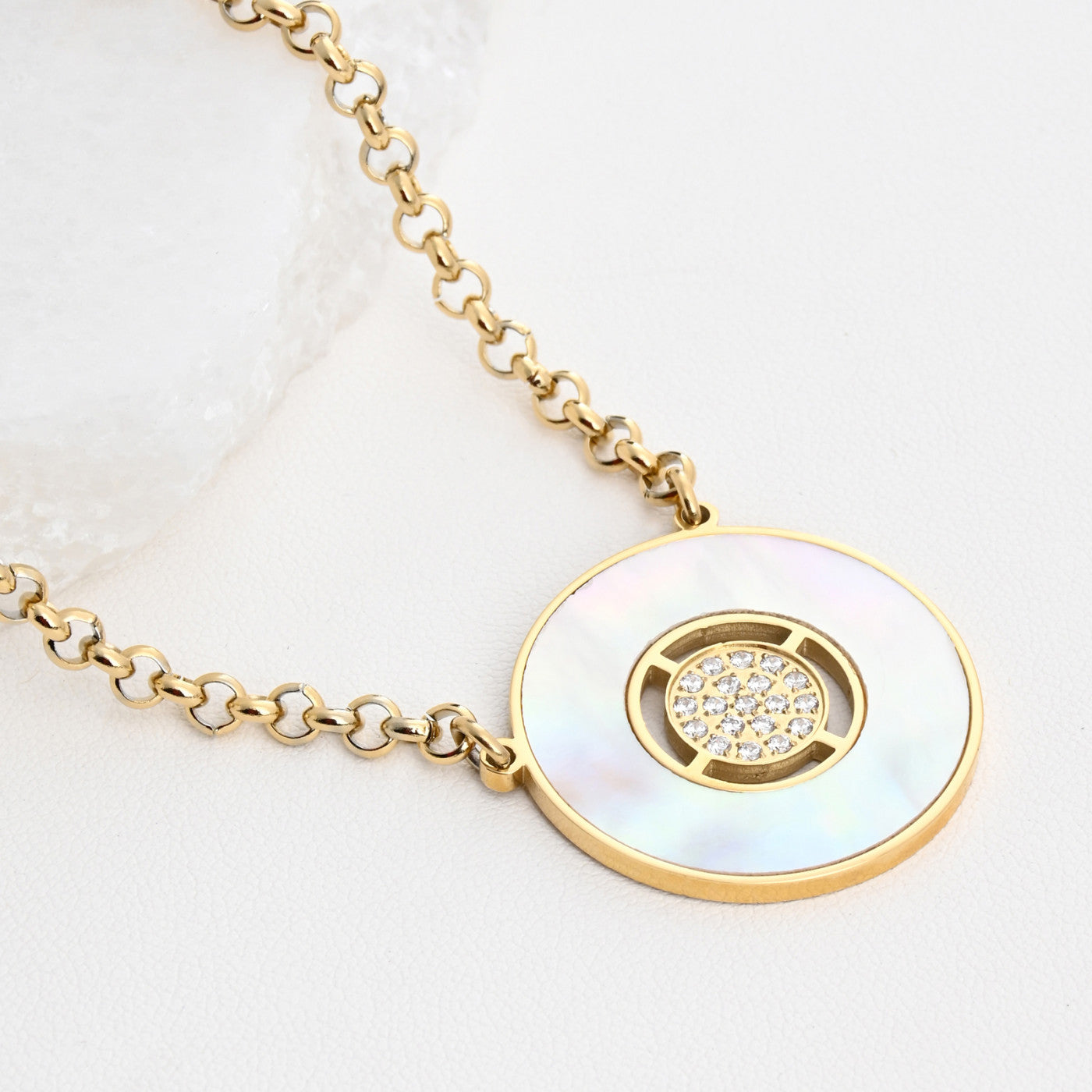 Collar de acero nácar y circonitas