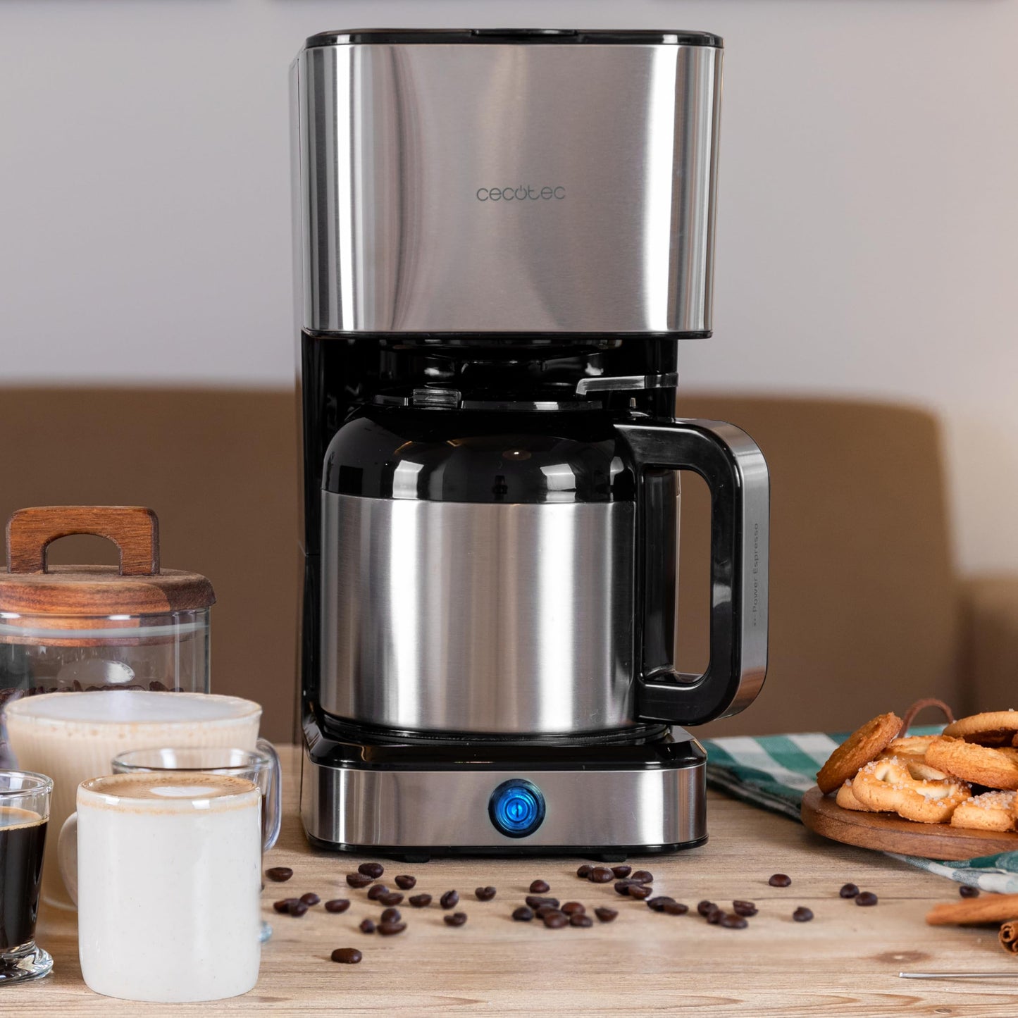 Cafeteira Cecotec 6 xícaras Inox - Design Moderno