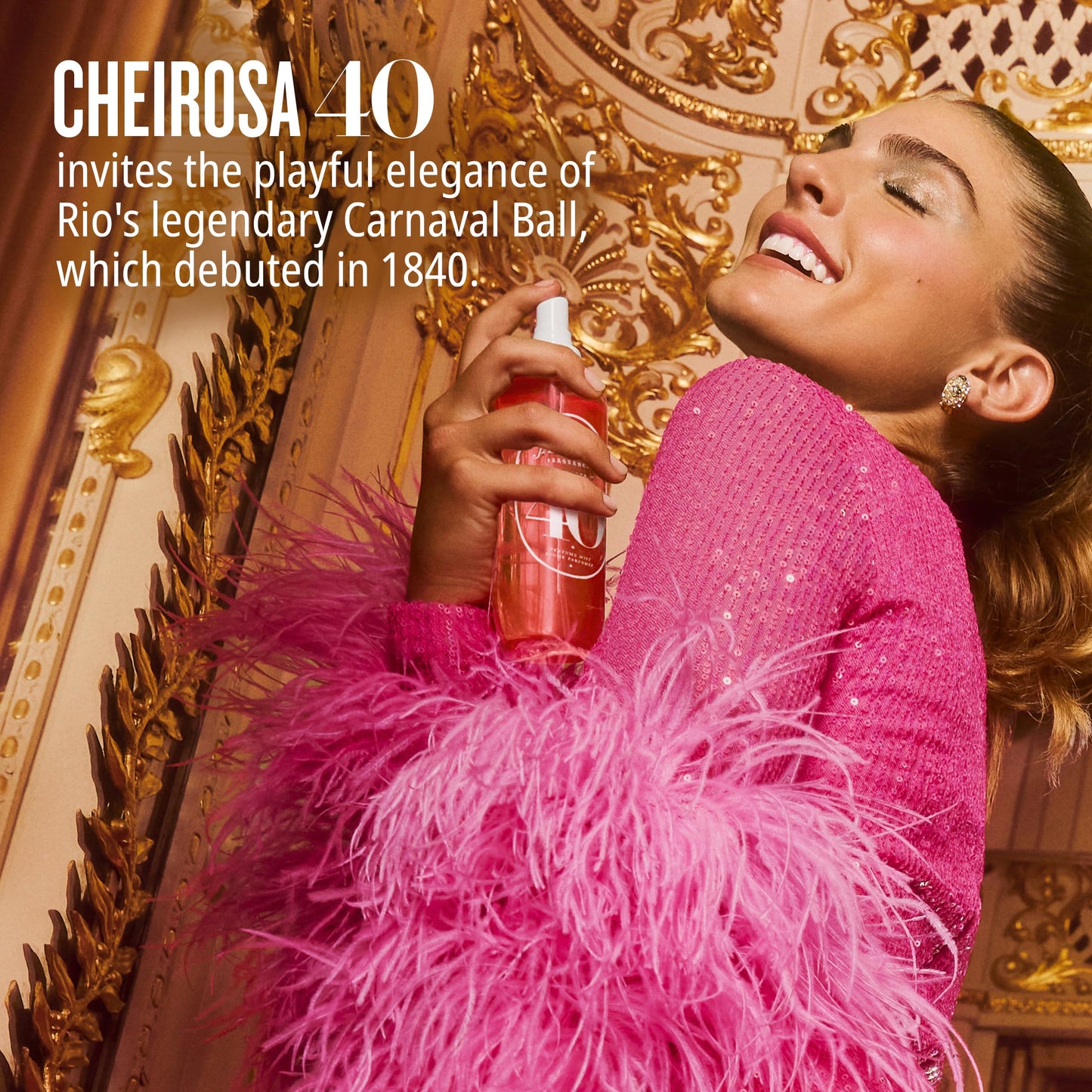 Perfume Sol de Janeiro Cheirosa 40 em frasco de 240 ml com fundo estilizado de Carnaval do Rio