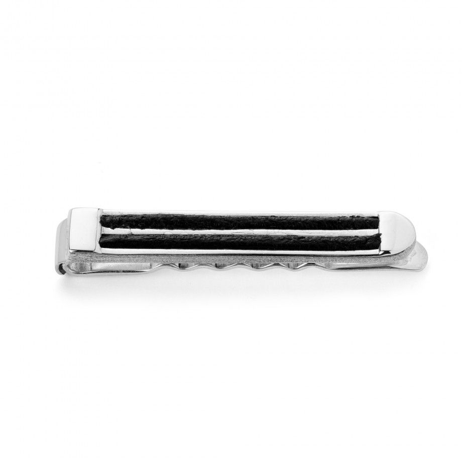 alfinete de gravata masculino prata Topazio 1874 com detalhe em couro preto e design slim para terno
