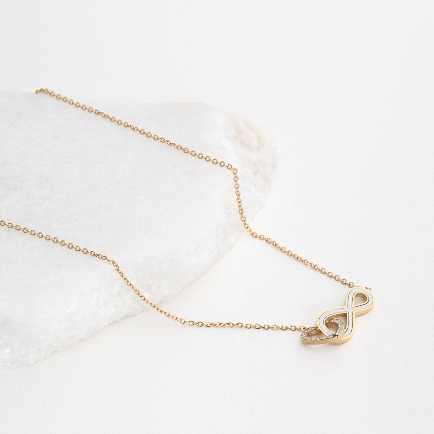 Collar de acero corazón e infinito 