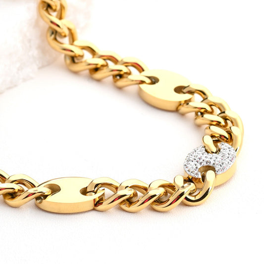Collar de malla gruesa de acero con diamantes. 