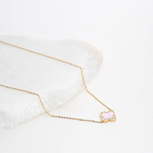 Collar de acero con trébol y nácar 