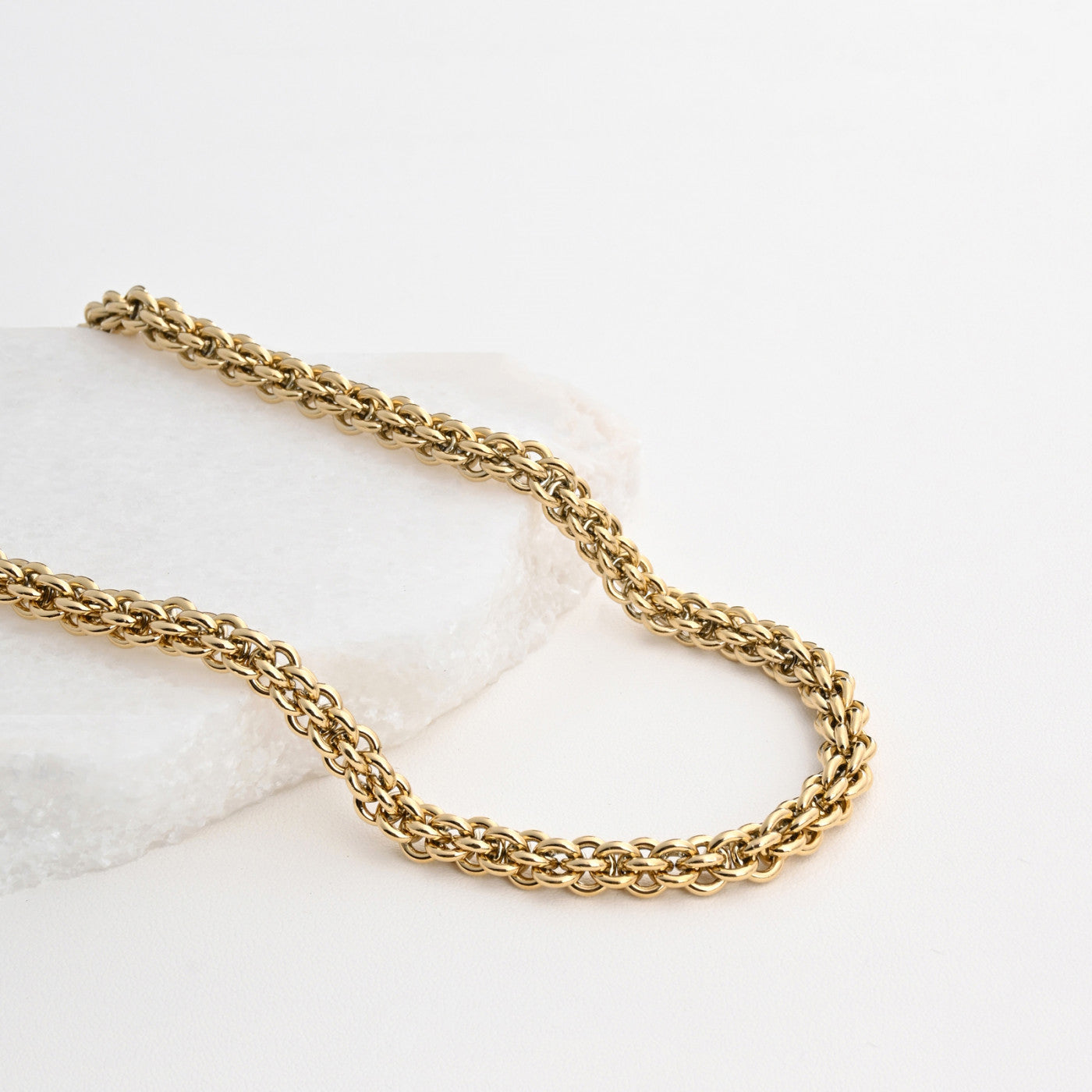 Collar de eslabones de acero grueso