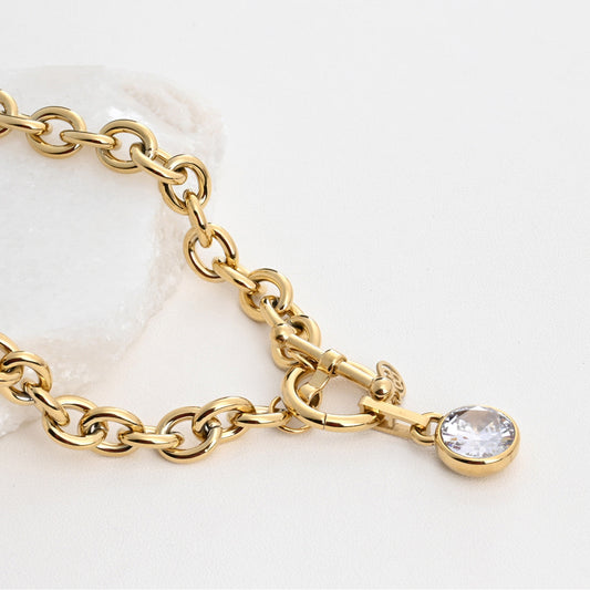 Collar de acero con eslabones y circonitas.