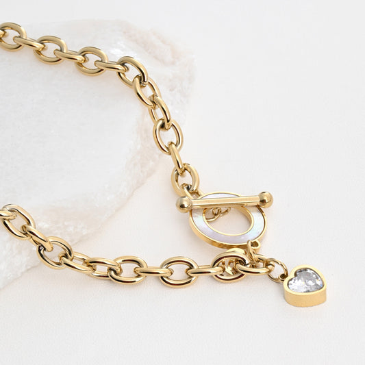 Collar de acero con eslabones de corazón y nácar