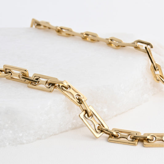 Collar de acero rectangular